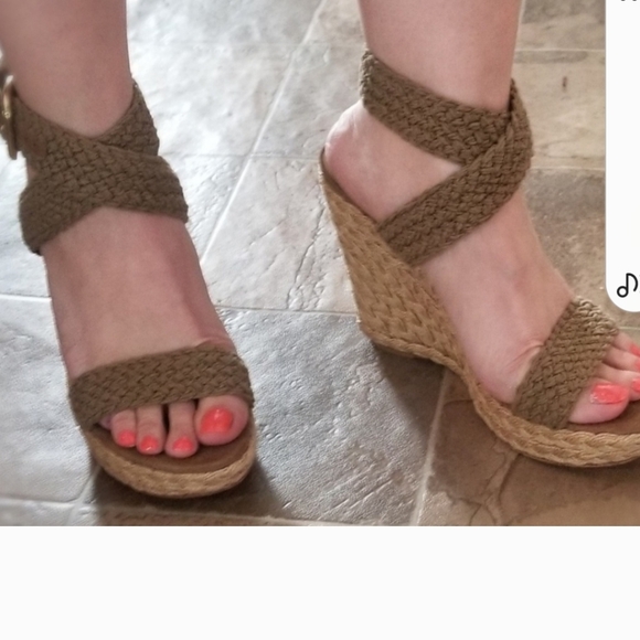 💥SOLD OUT💥Stuart Weitzman Alex Crochet Ankle Wrap espadrille sandal,10, khaki. - Picture 9 of 9